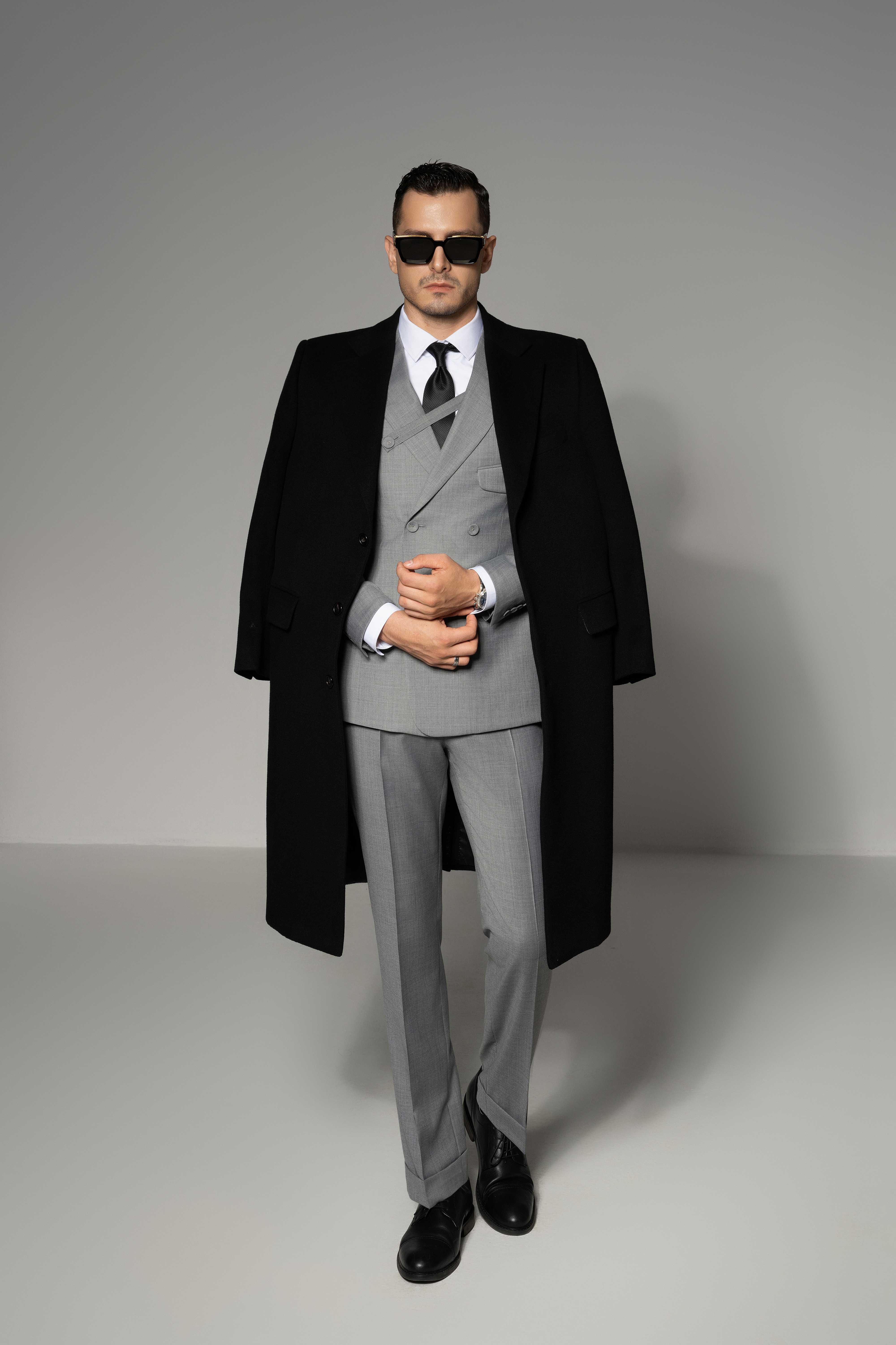 Suit Gray đậm kẻ trắng