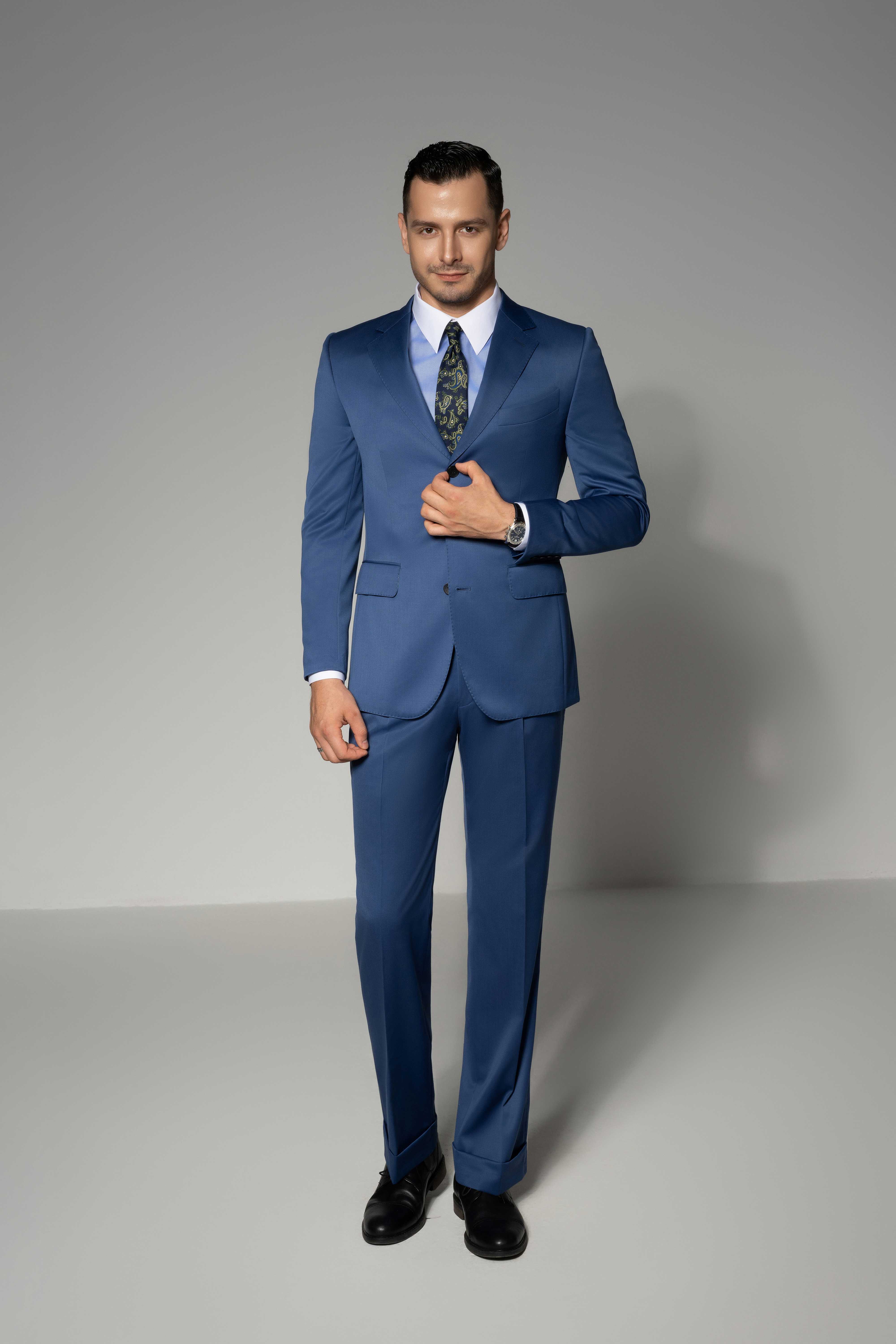 Suit Gray đậm kẻ trắng