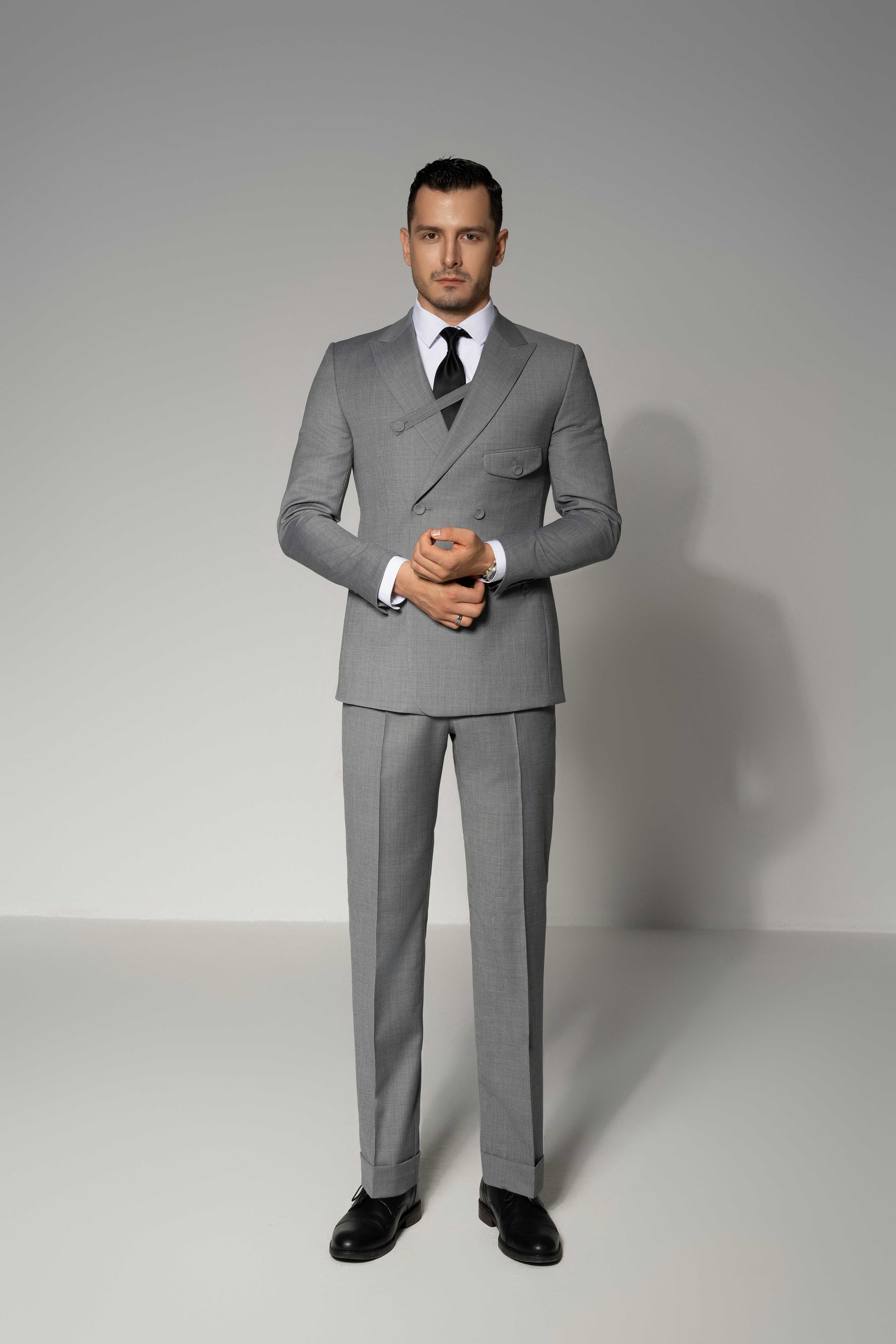 Suit Gray đậm kẻ trắng